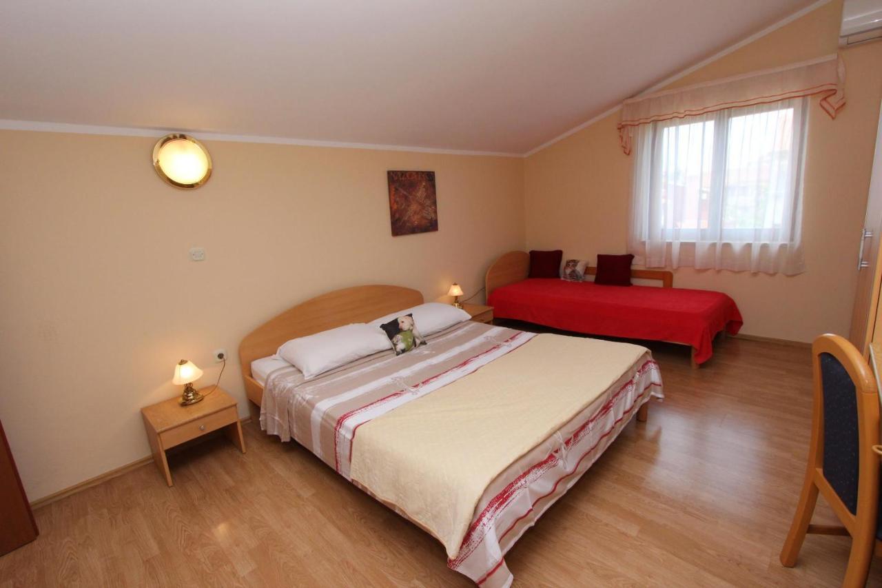 Rooms And Apartments Dino Rovinj Exterior foto