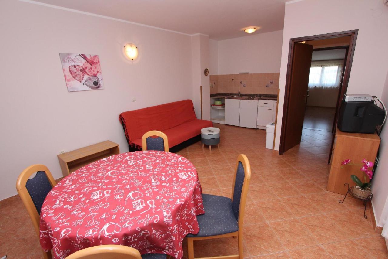 Rooms And Apartments Dino Rovinj Exterior foto